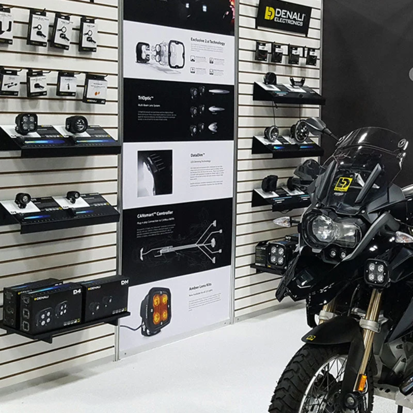 DENALI DL9 Interactive Dealer Display (Lamp Included) - DNL.DSP.13000