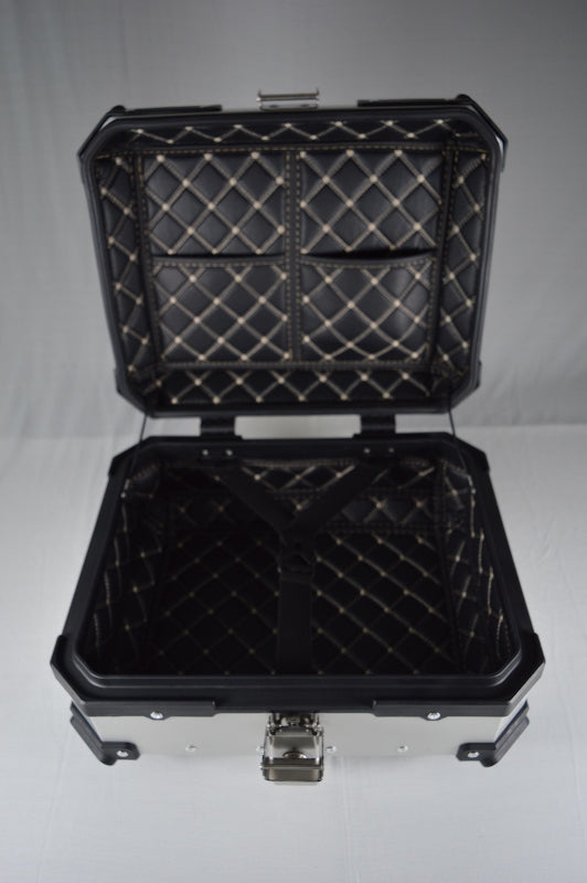 Moto Vanguard 22L Top Box - SKU018