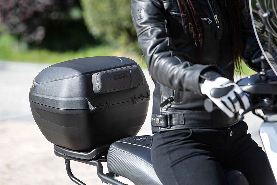 GIVI Backrest with Screw Set for Top Case C30/B27/E250 (E209C)