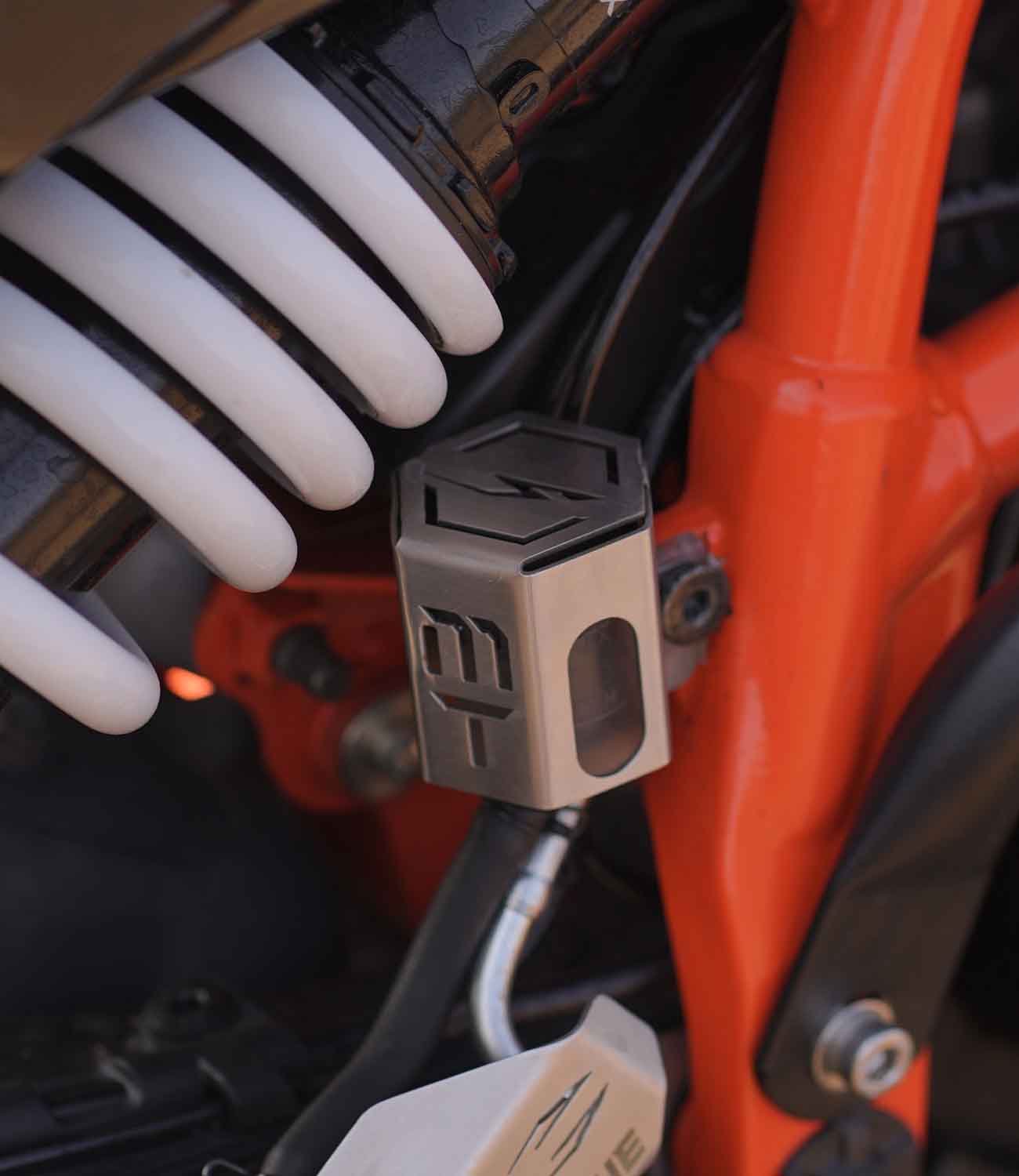 Moto Torque Reservoir Guard (SS) for Duke 250390 Gen-3