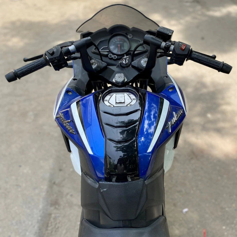 TankTie for Bajaj Pulsar RS200