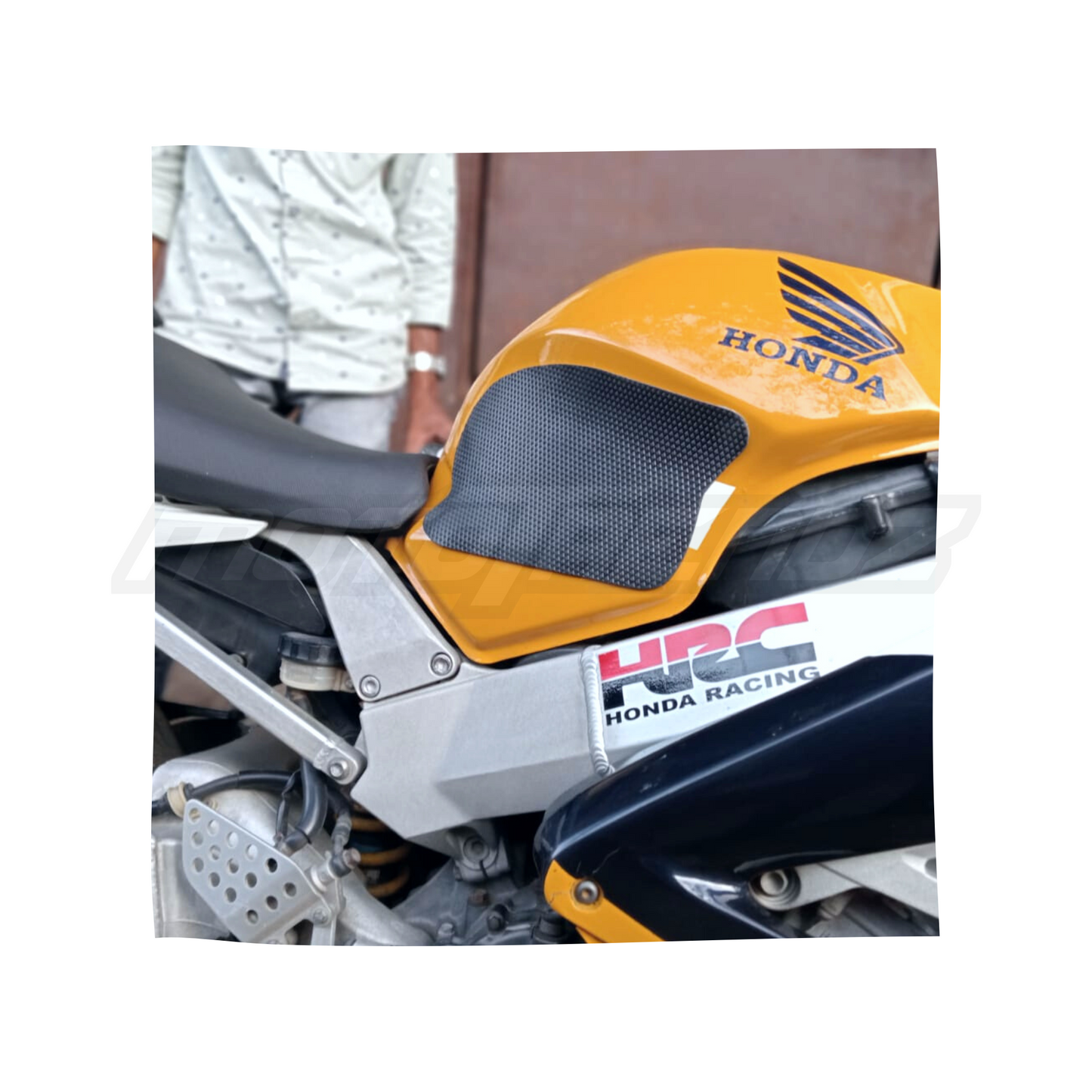 Traction Pads – Honda CBR900RR-Y/1 FireBlade (2000-2001) - TGSHN015 - Riders Junction