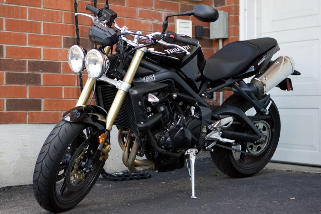 Triumph Street Triple 675 - Riders Junction