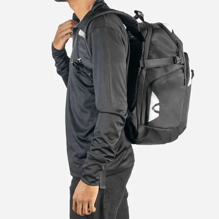 Beetle Backpack - Black - 30L