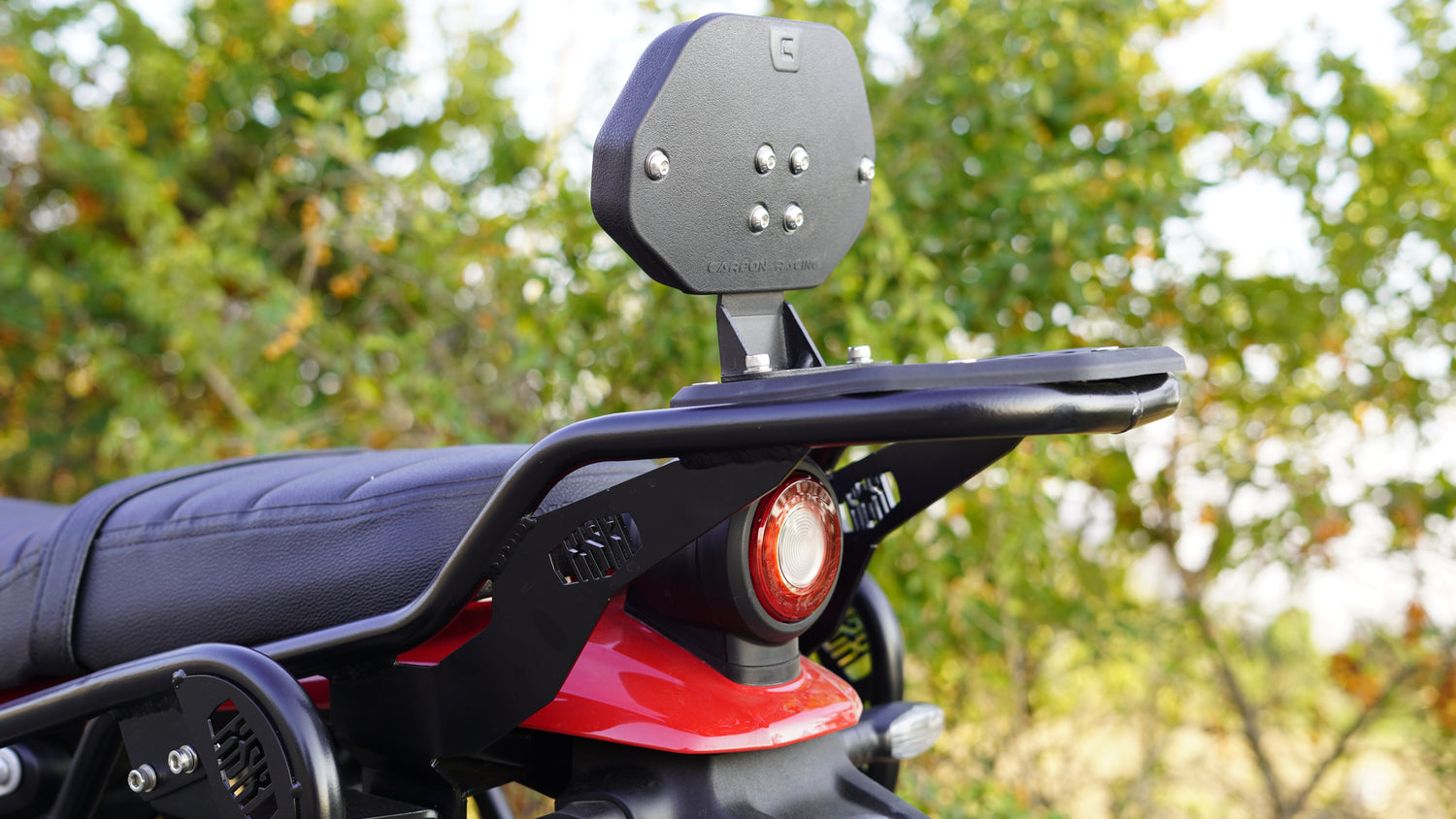 Carbon Racing ROVER Top Rack with Vibration Dampener For Yamaha XSR 155 (With Backrest) - CRXSR155