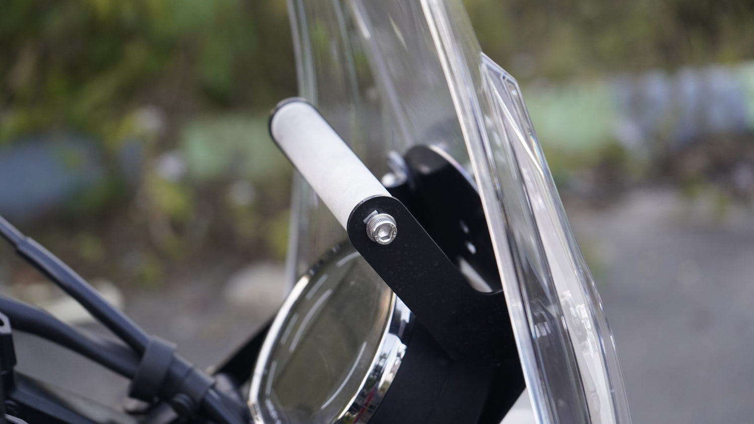 Carbon Racing Windshield GPS Mount for Harley X440 - For CR WANDERER Windshield (CRH440)