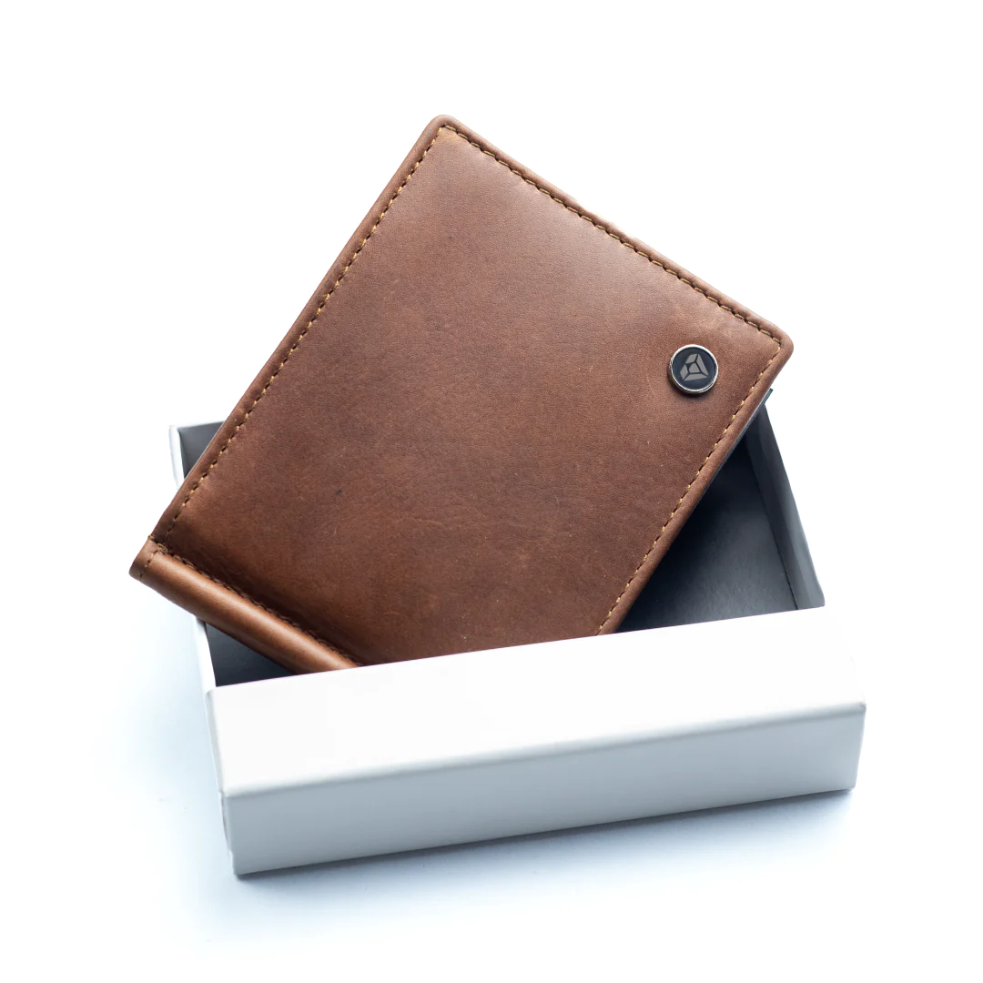 Carbonado Bifold Wallet Classic (Brown)