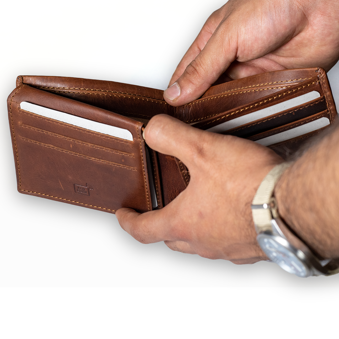 Carbonado Bifold Wallet Classic (Brown)