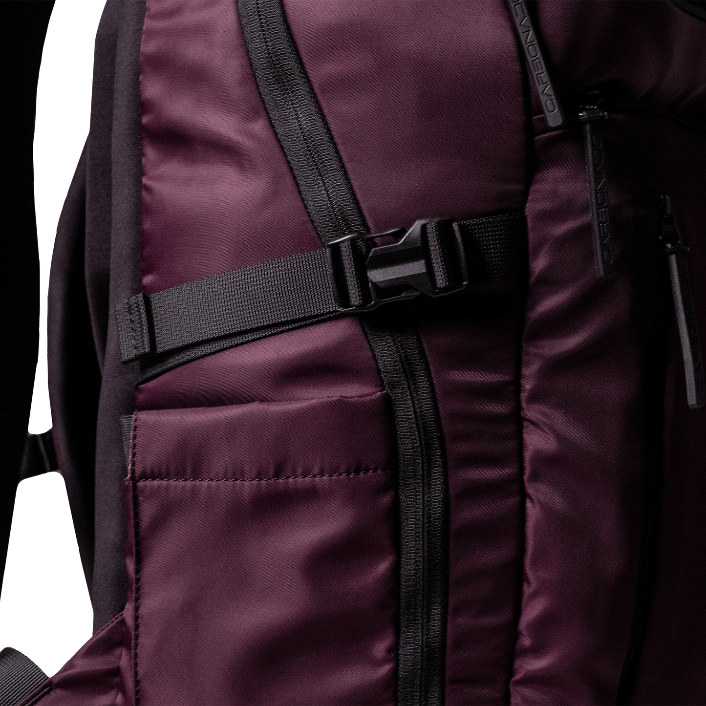 Carbonado Discovery Boulder Backpack (Winered)