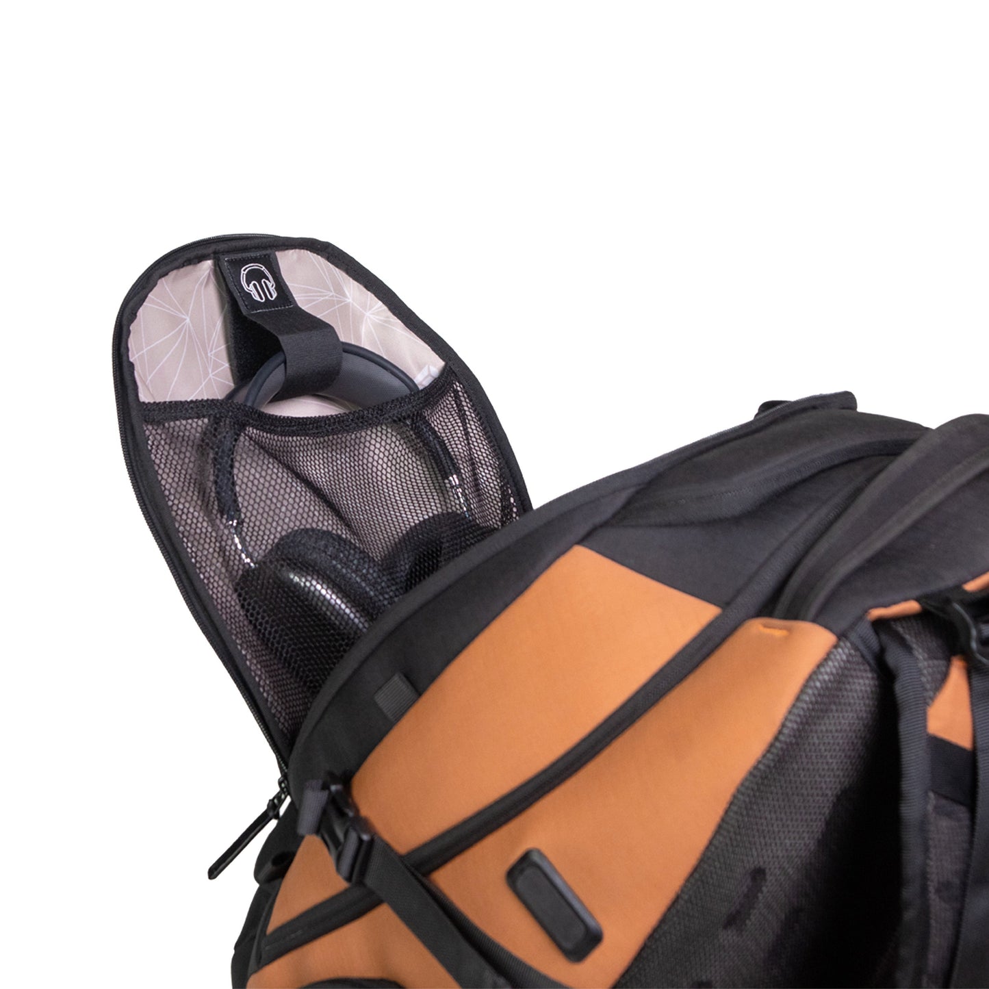 Carbonado Gaming Backpack (Brown)