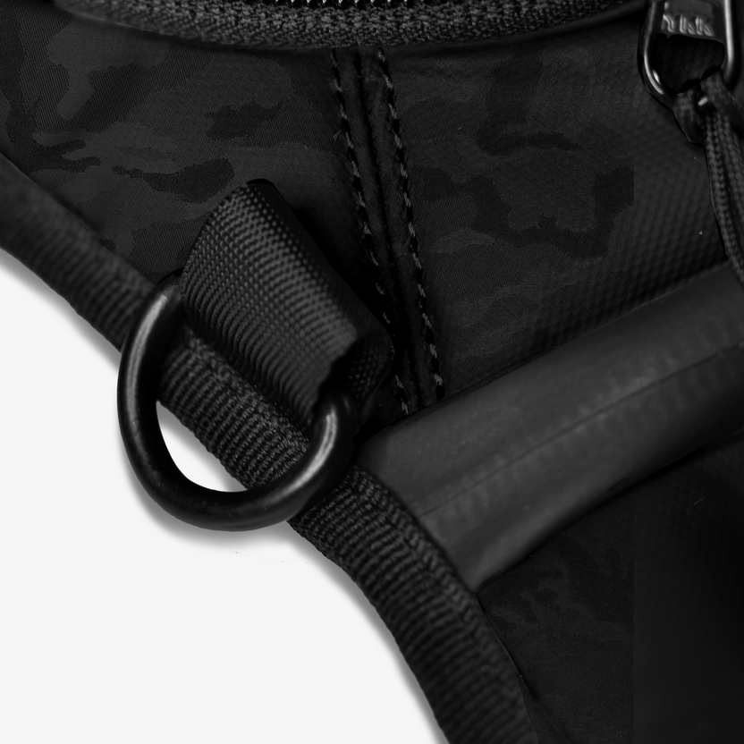 Carbonado Turtle Thigh Bag (Black Camo)