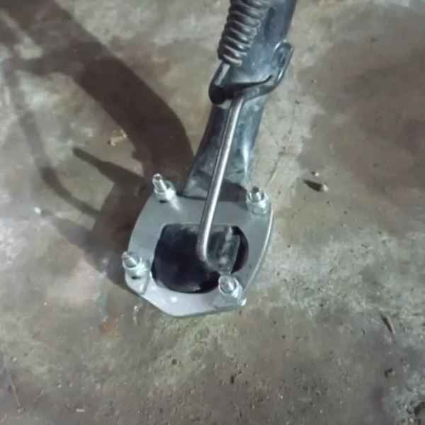 DMotoTech Side Stand Extender / Anti-Sink Kickstand Foot Pad for Harley Davidson Street 750