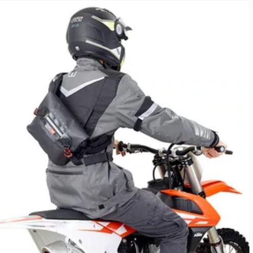 GRT704 Waterproof Waist Bag, 3 Litres - Gravel-T Range - GIVI - Riders Junction