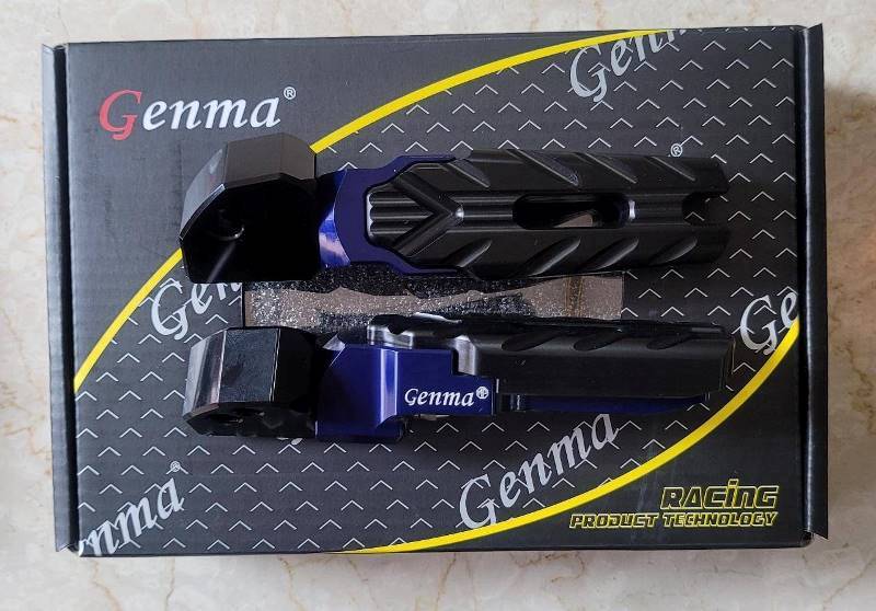 Genma Yamaha Aerox Rear Footrest Set CNC-Blue