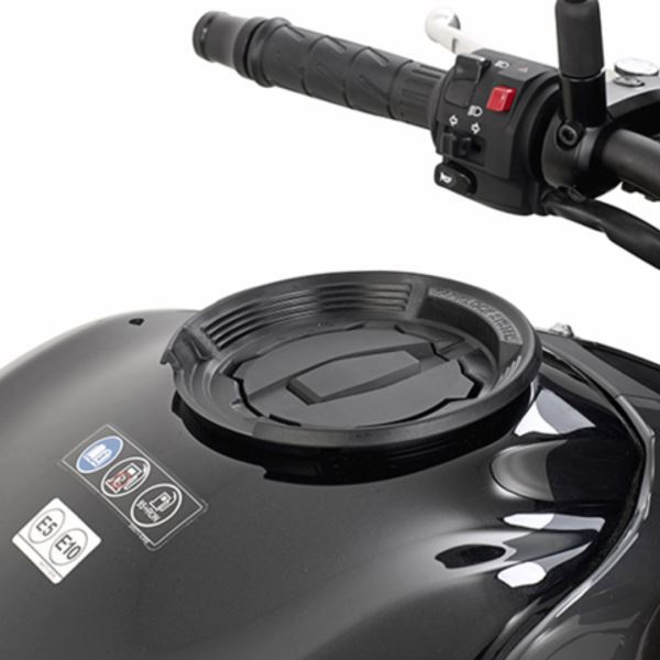 Givi-Tanklock For Kawasaki Z650-BF28