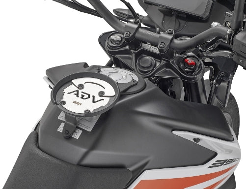 Givi_BF51_KTM_390_Adventure_Tanklock_Flange
