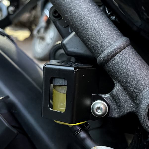 Hyperrider-Triumph Speed 400 Rear Fluid Reservoir Cover (HRSPD40007S)