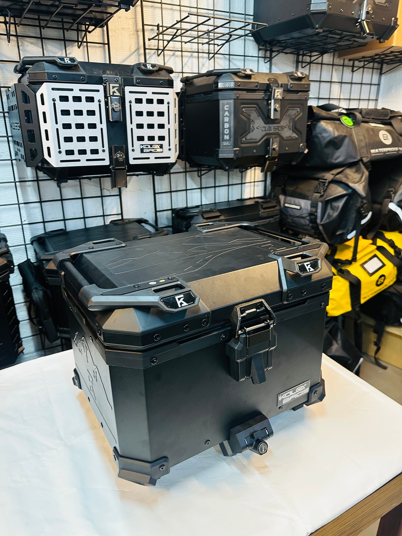 Kolga Bros Black Beast Moto Trunk Wth New Terra Lock - KBMT-03
