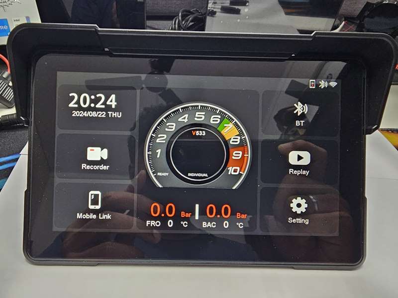 LBC Moto-Universal S722 V533 CPU Wireless Navigation 7"Touch Screen GPS Camera Remote and TPMS