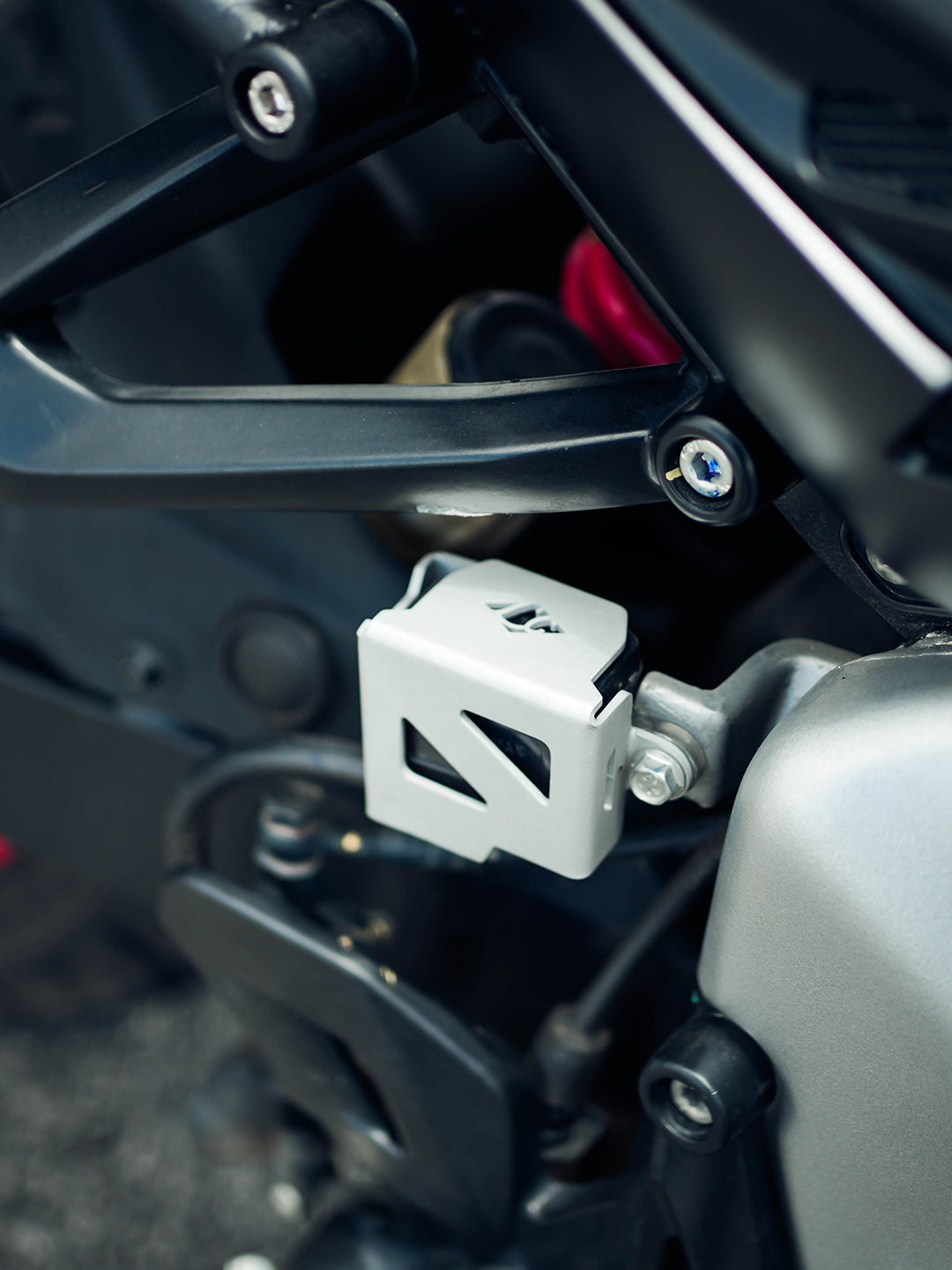 Legundary Custom Bajaj Pulsar NS400Z Casque Rear Oil Cap - CAP17839