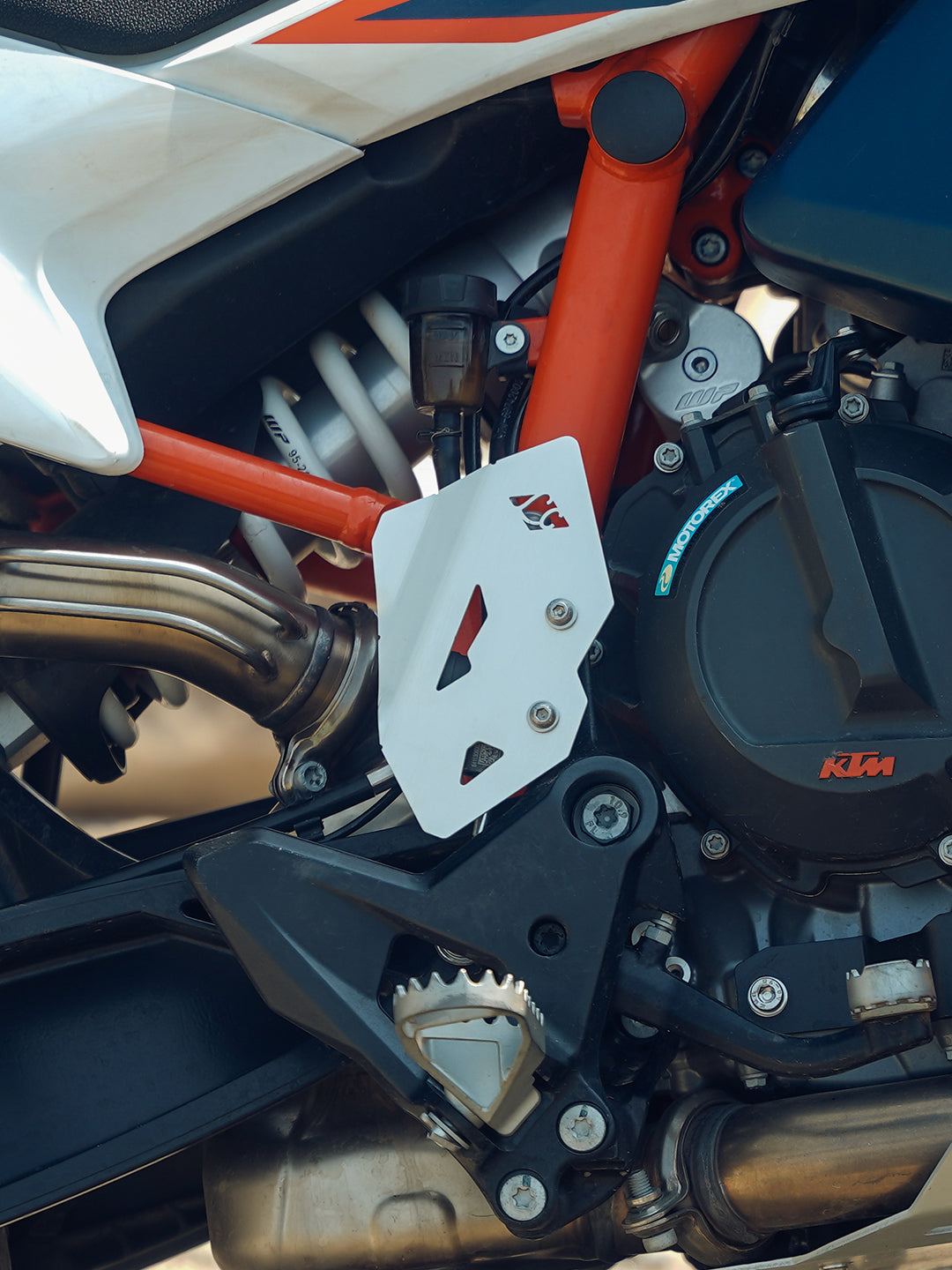 Legundary Custom KTM ADV 890 Titan Master Cylinder Guard Silver - CAP20592
