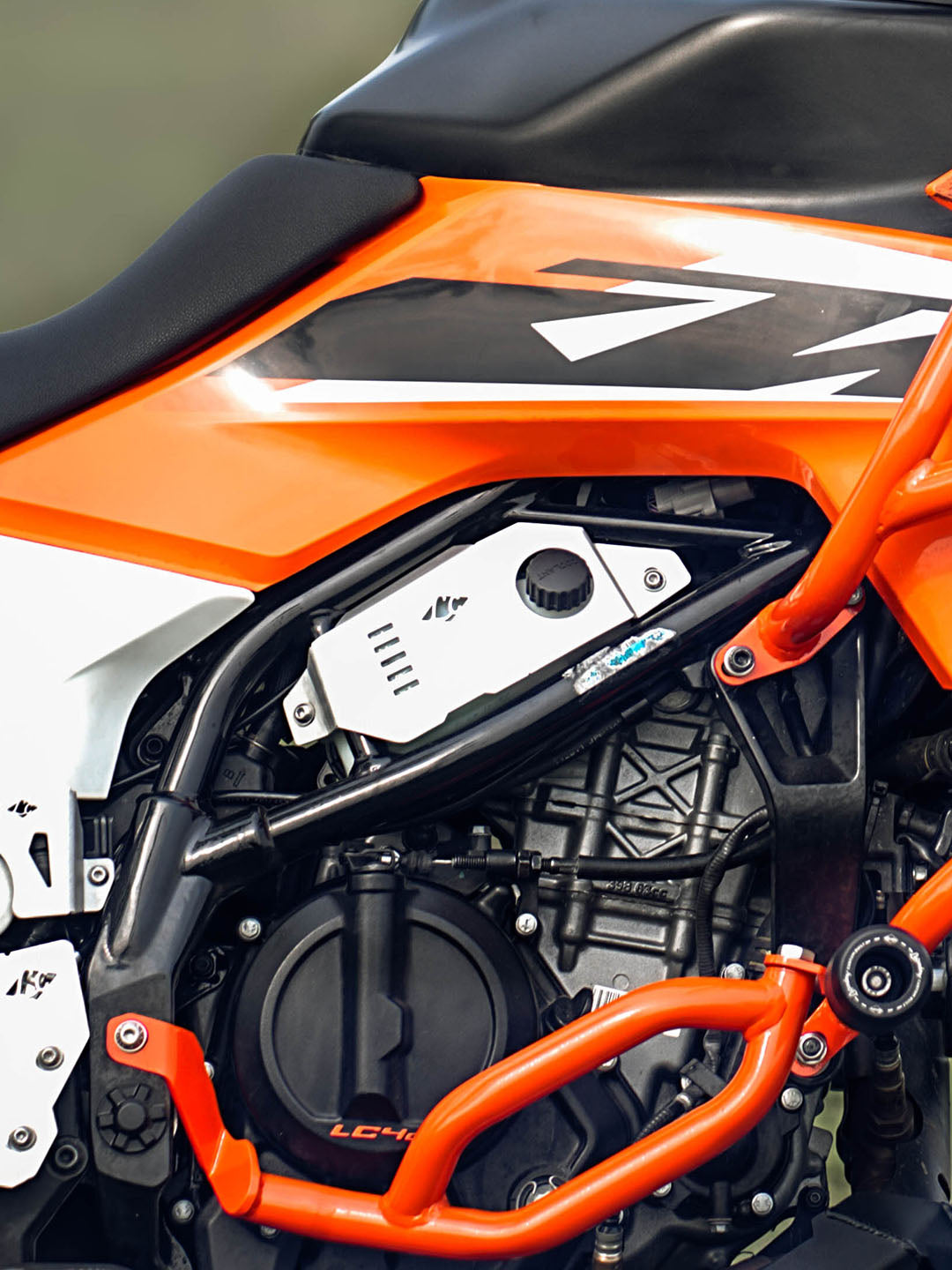 Legundary Custom KTM Adventure 390(2025 model)/ 250 ADV/390 ADV R/390 ADV X+/390 ADV S 2025 &nbsp;Custos Coolant Cap Silver&nbsp;- CAP20615