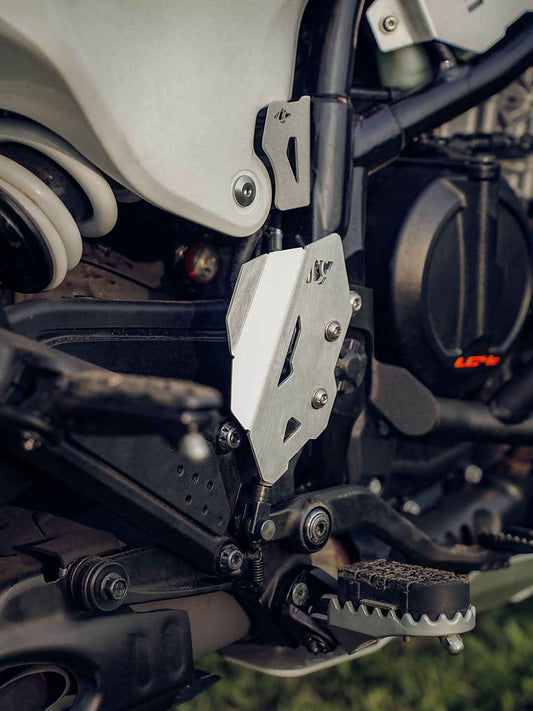 Legundary Custom KTM Adventure 390 (2025 model)/ 250 ADV/390 ADV R/390 ADV X+/390 ADV S 2025 Titan Mastercylinder Guard Silver - CAP20600