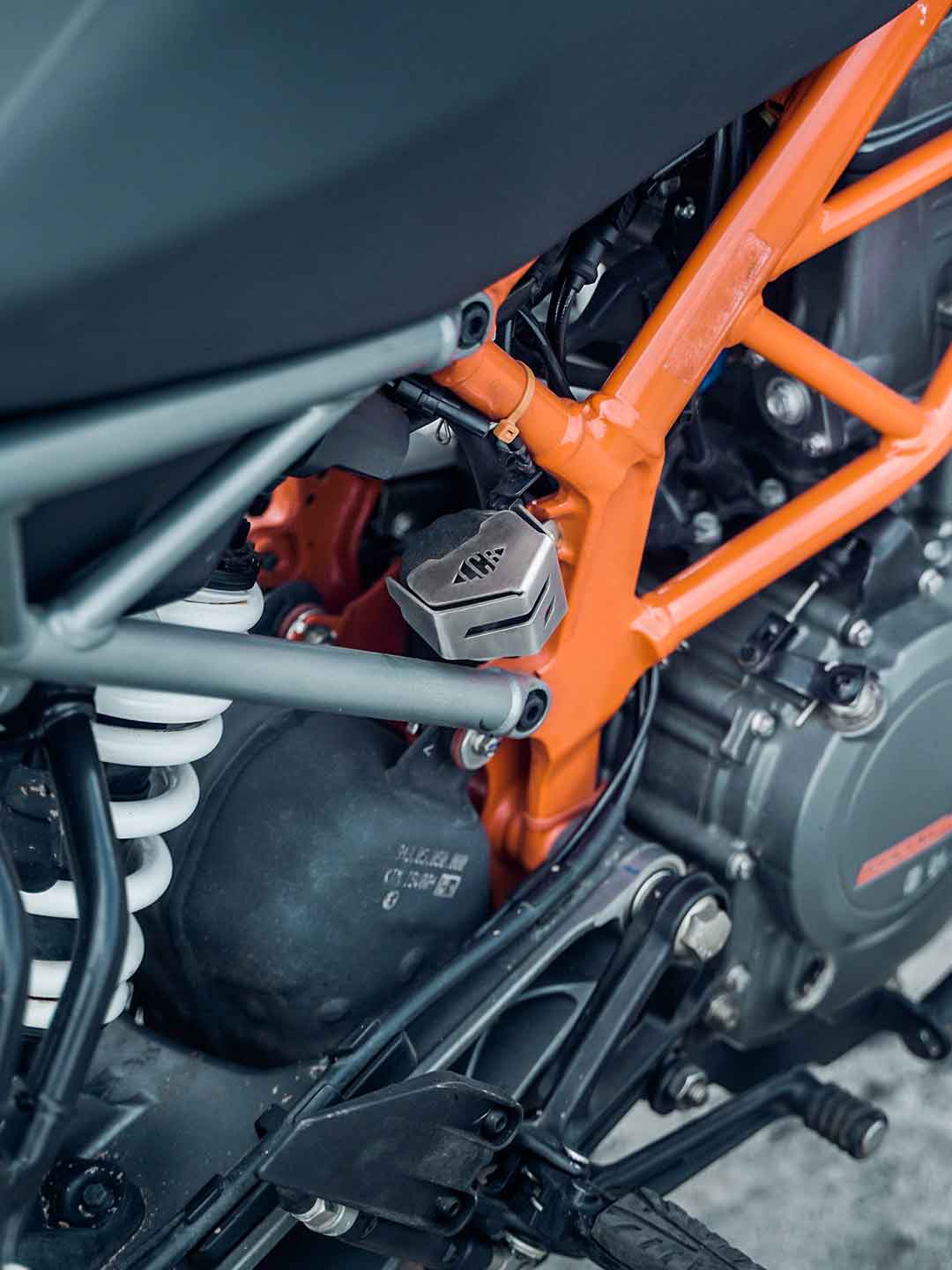 Legundary Custom KTM Duke 250 Novato Rear Brake Fluid Cap - CAP6692