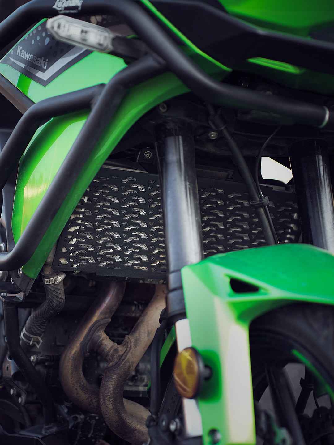 Legundary Custom Kawasaki Versys 650 Vector Radiator Grill Black - RAG19725
