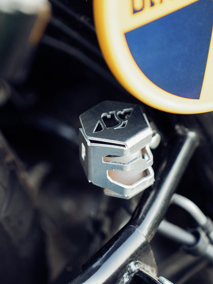 Legundary Custom RE Bear 650 Casque Rear Oil Cap - CAP18768