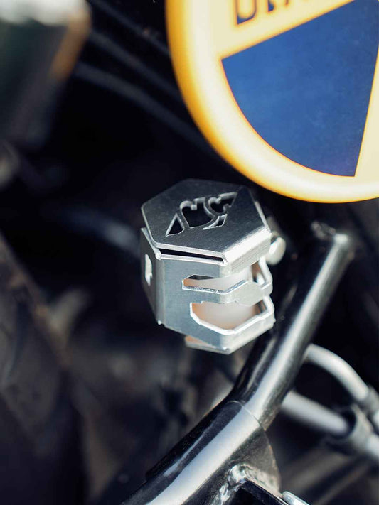 Legundary Custom RE Bear 650 Casque Rear Oil Cap - CAP18768