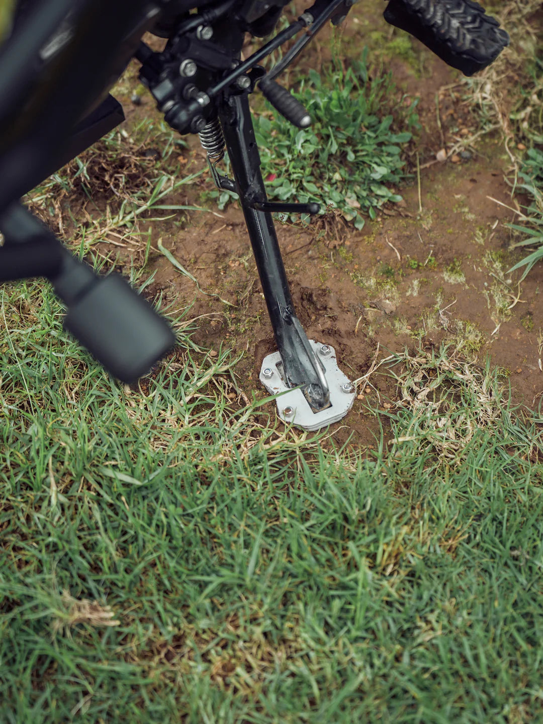 Legundary Custom Suzuki V Strom Brogue Side Stand Base - SSB8539