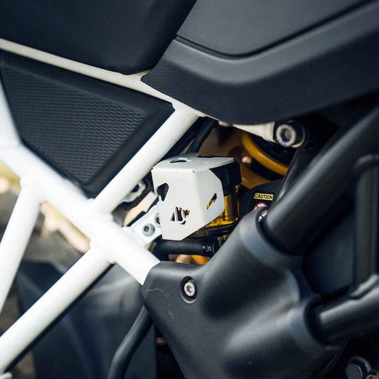Legundary Custom TVS Apache RTX 300 Casque Rear Oil Cap - CAP25807