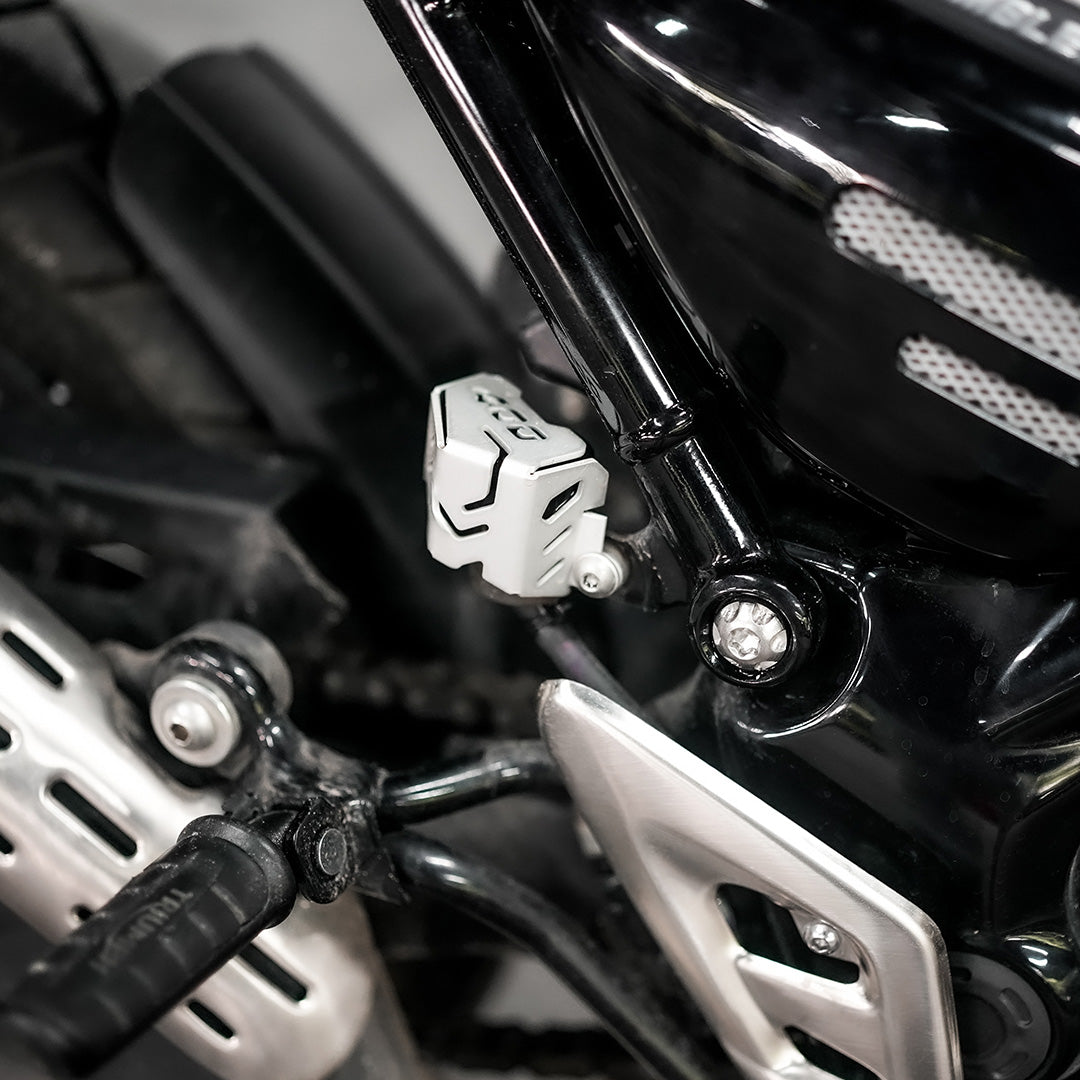 Legundary Custom Triumph Scrambler 400 X Casque Rear Oil Cap - CAP12875