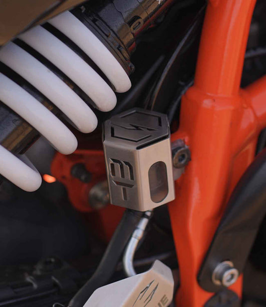 Moto Torque Reservoir Guard (SS) for Duke 250390 Gen-3