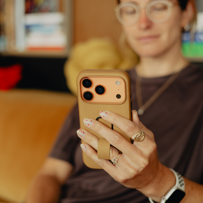 Peak Design Everyday Loop Case For Iphone 17 Pro Max (Tan) - PD-M-LC-CE-BR-1
