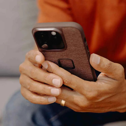 Peak Design Redwood Moblie Everyday Case for iPhone 15 (PD-M-MC-BH-RD-1)