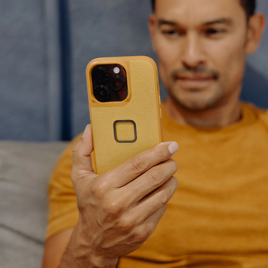 Peak Design Sun Yellow Moblie Everyday Case for iPhone 15 (PD-M-MC-BH-SN-1)