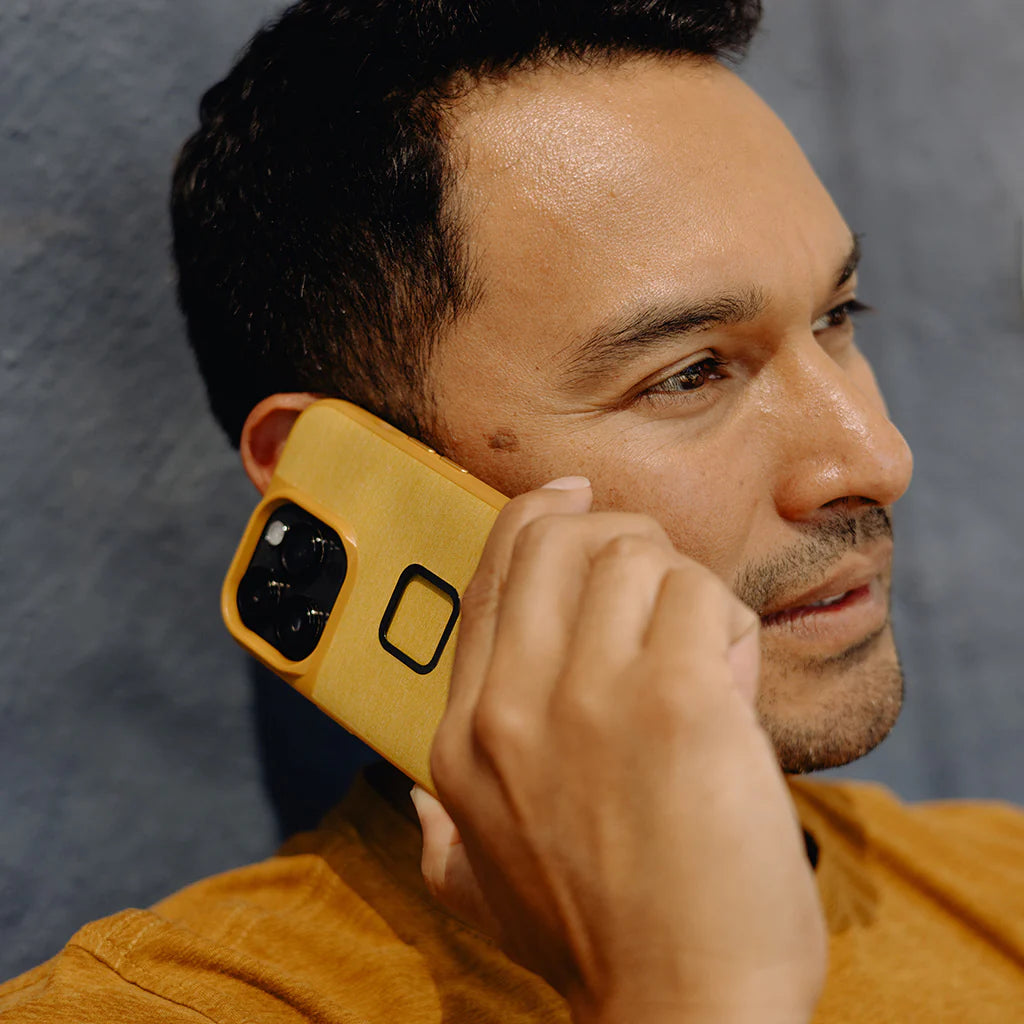 Peak Design Sun Yellow Moblie Everyday Case for iPhone 15 (PD-M-MC-BH-SN-1)
