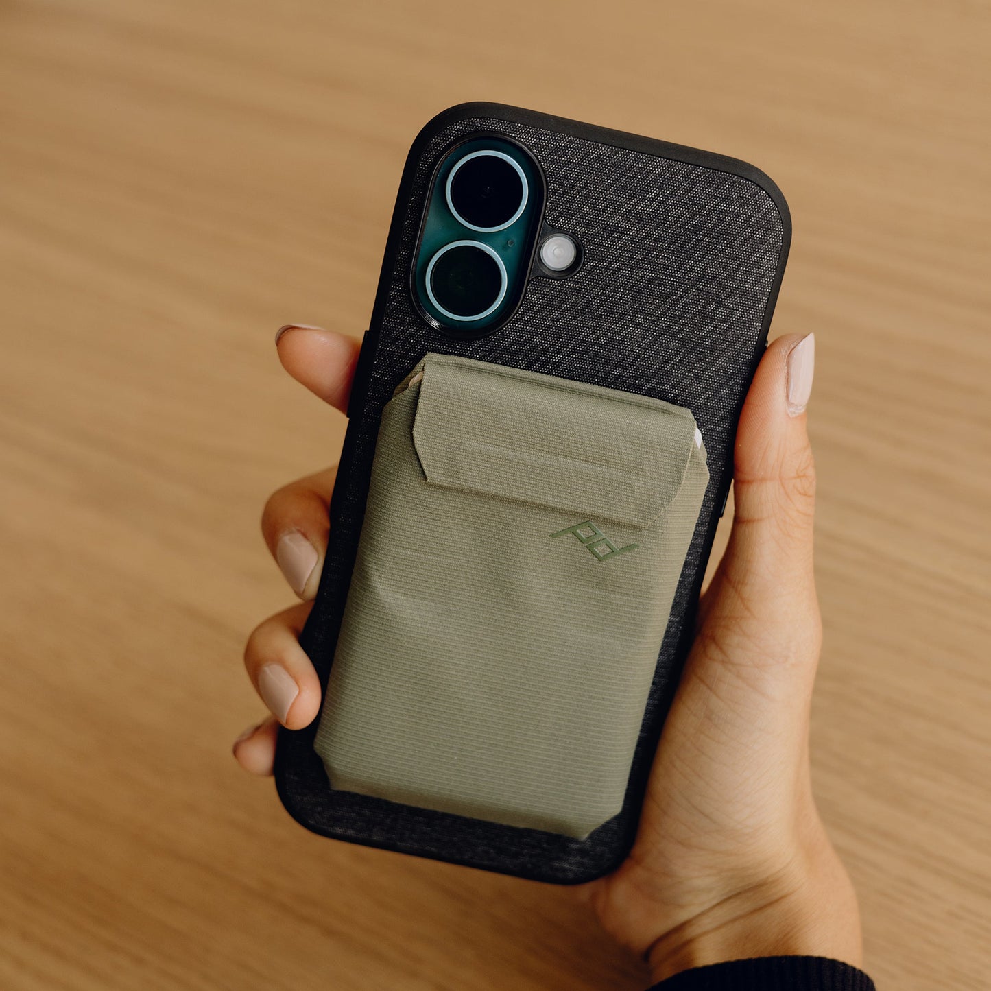 Peak Design iPhone 16 plus Everyday Fabric Phone Case (Sage) - PD-M-MC-BT-SG-1