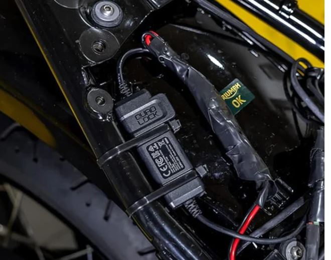 Quadlock® Waterproof 12V to USB Smart Adaptor - QLA-PBX