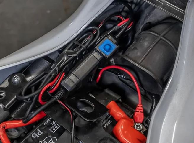 Quadlock® Waterproof 12V to USB Smart Adaptor - QLA-PBX