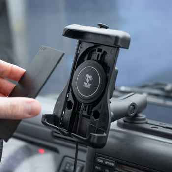 RAM® Mounts Qi2 15W Wireless Charger (RAM-GDS-CHARGE-W2M)