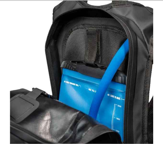 Raida Dryporter Waterproof Hydration bag (Black)-With Bladder
