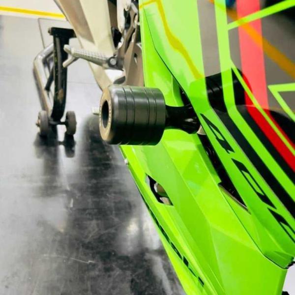 Retrocross Frame Sliders For Kawasaki Ninja 400