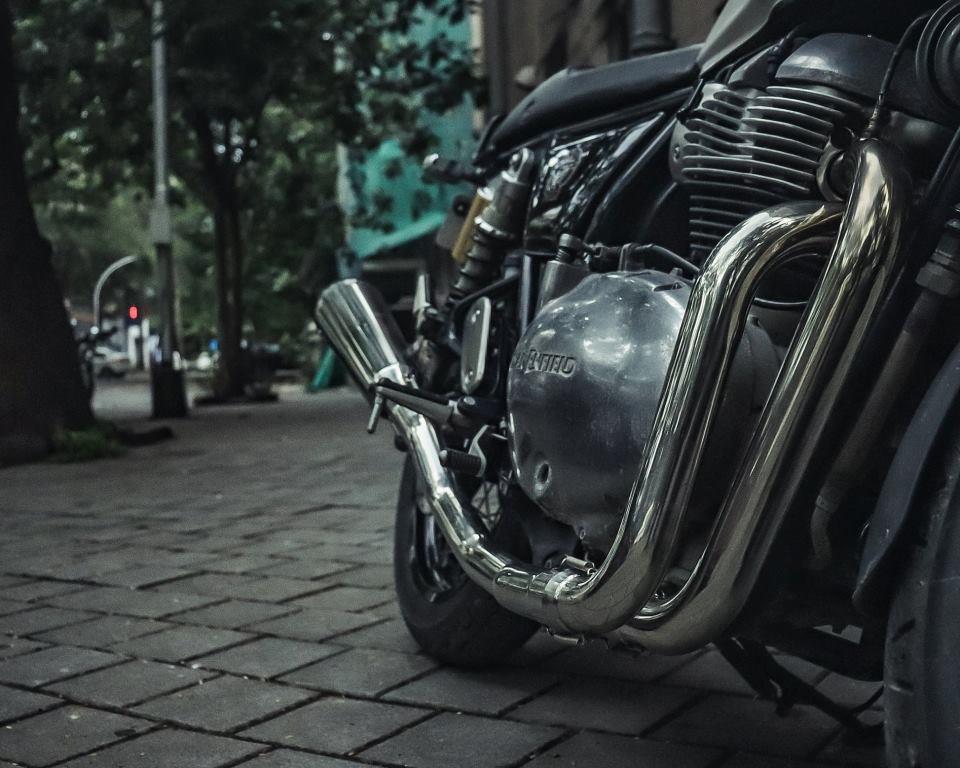 Royal Enfield- 2 x 1 Full System Exhaust with FAT CAN - Interceptor 650 / Continental GT 650 - SS Motocorp - Riders Junction