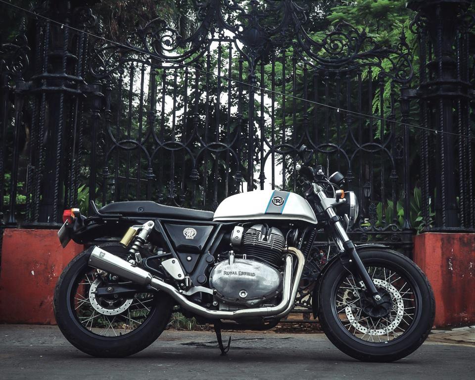 Royal Enfield- 2 x 1 Full System Exhaust with FAT CAN - Interceptor 650 / Continental GT 650 - SS Motocorp - Riders Junction