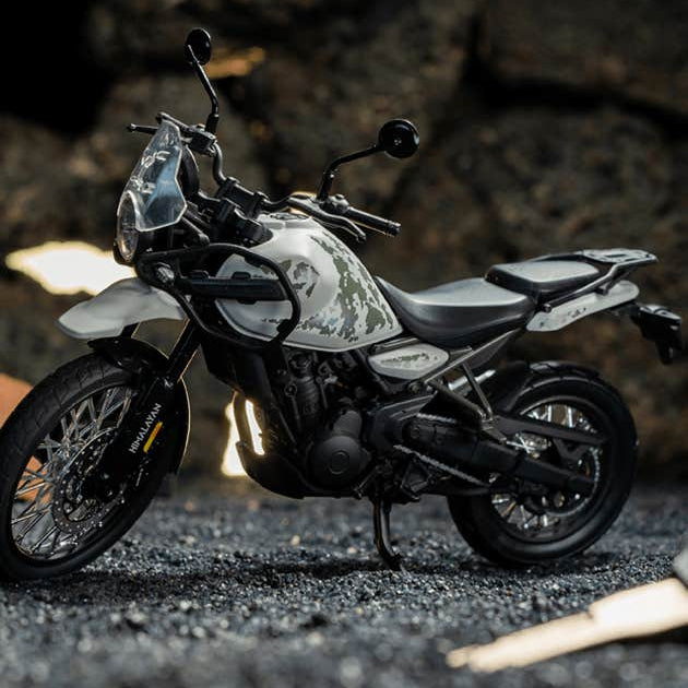 Royal Enfield 1:12 New Himalayan 450 Scale Model (Kamet White)