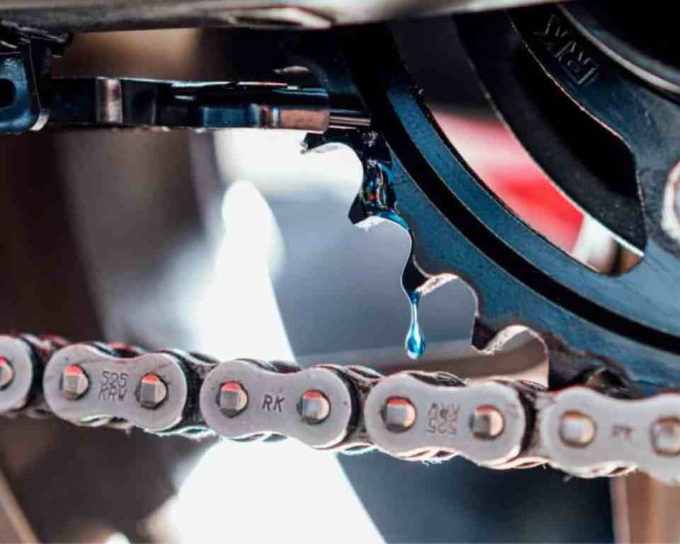 Scottoiler Essentials Micro vSystem - Motorcycle Chain Oiler - Riders Junction