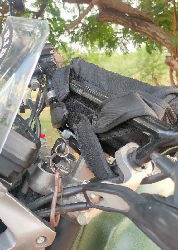 Trek N Ride TrailHawk Motorcycle Handlebar Bag with Mobile Pouch - THKHDLBRBG